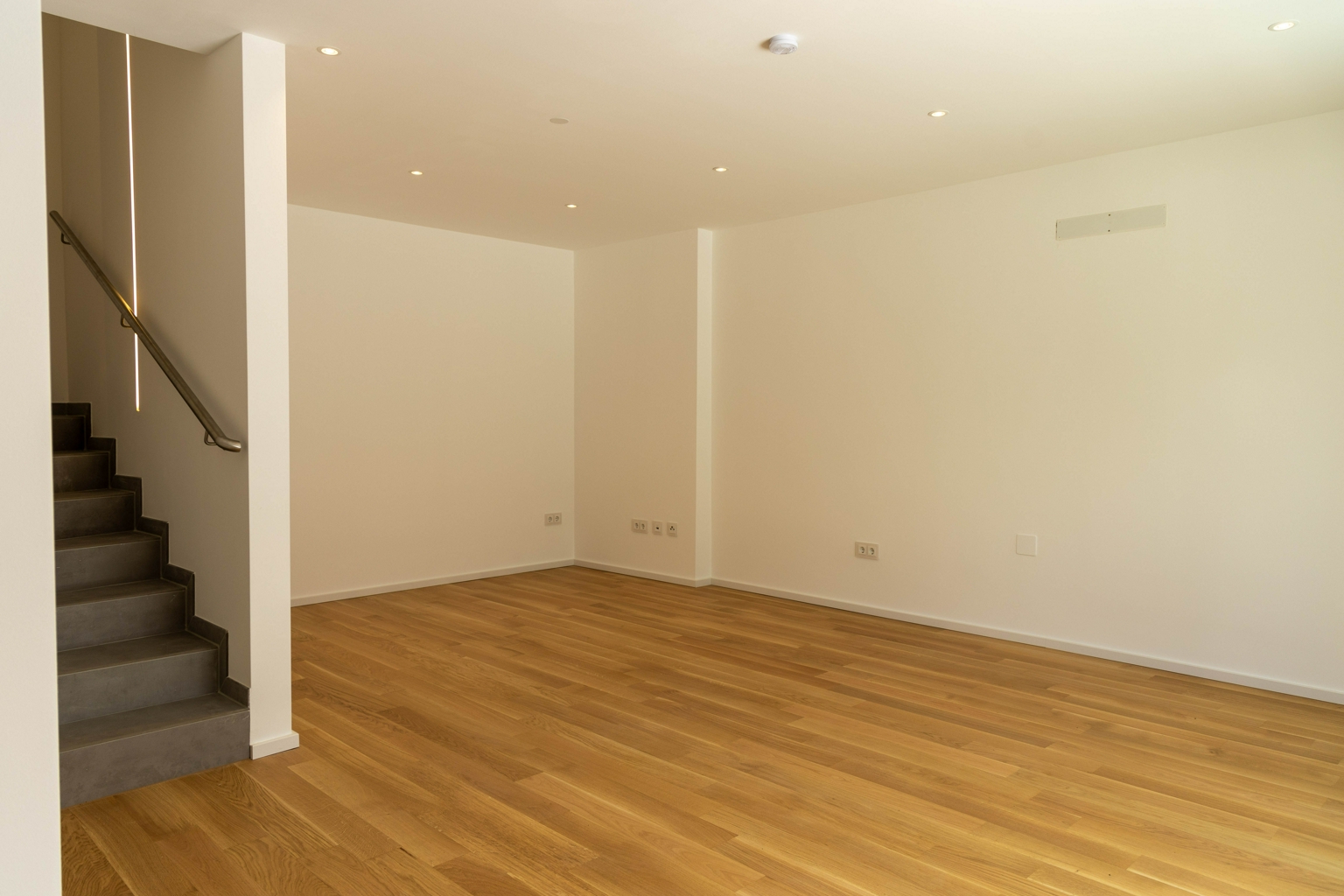 before virtual staging