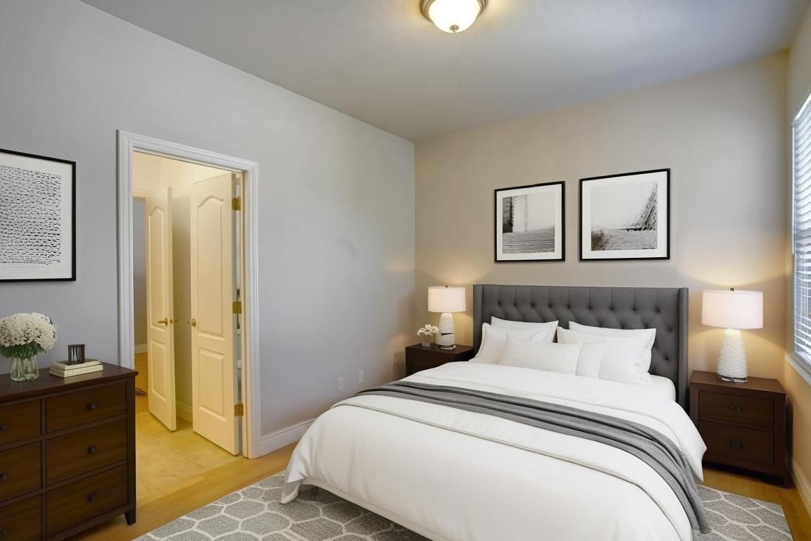 AI HomeDesign virtually staged bedroom
