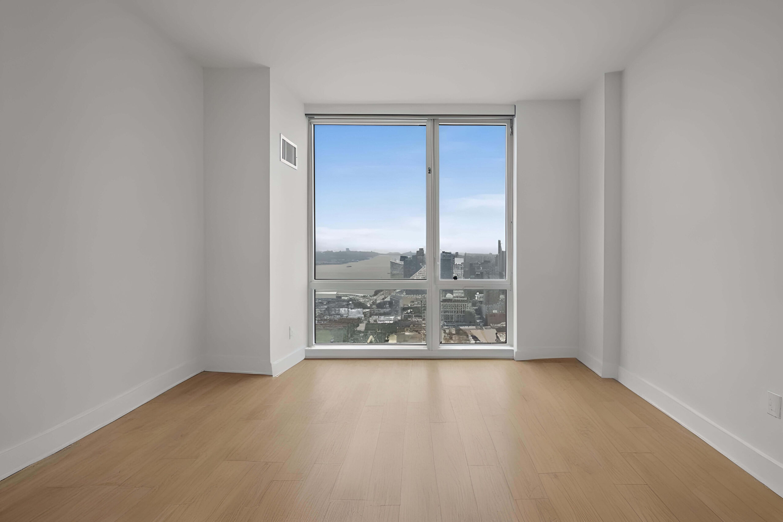 before of ai virtually staged bedroom